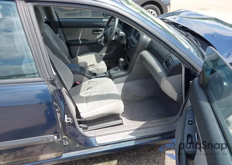 2000 Subaru Legacy L из США, поврежденный, VIN 4S3BH6351Y7300080